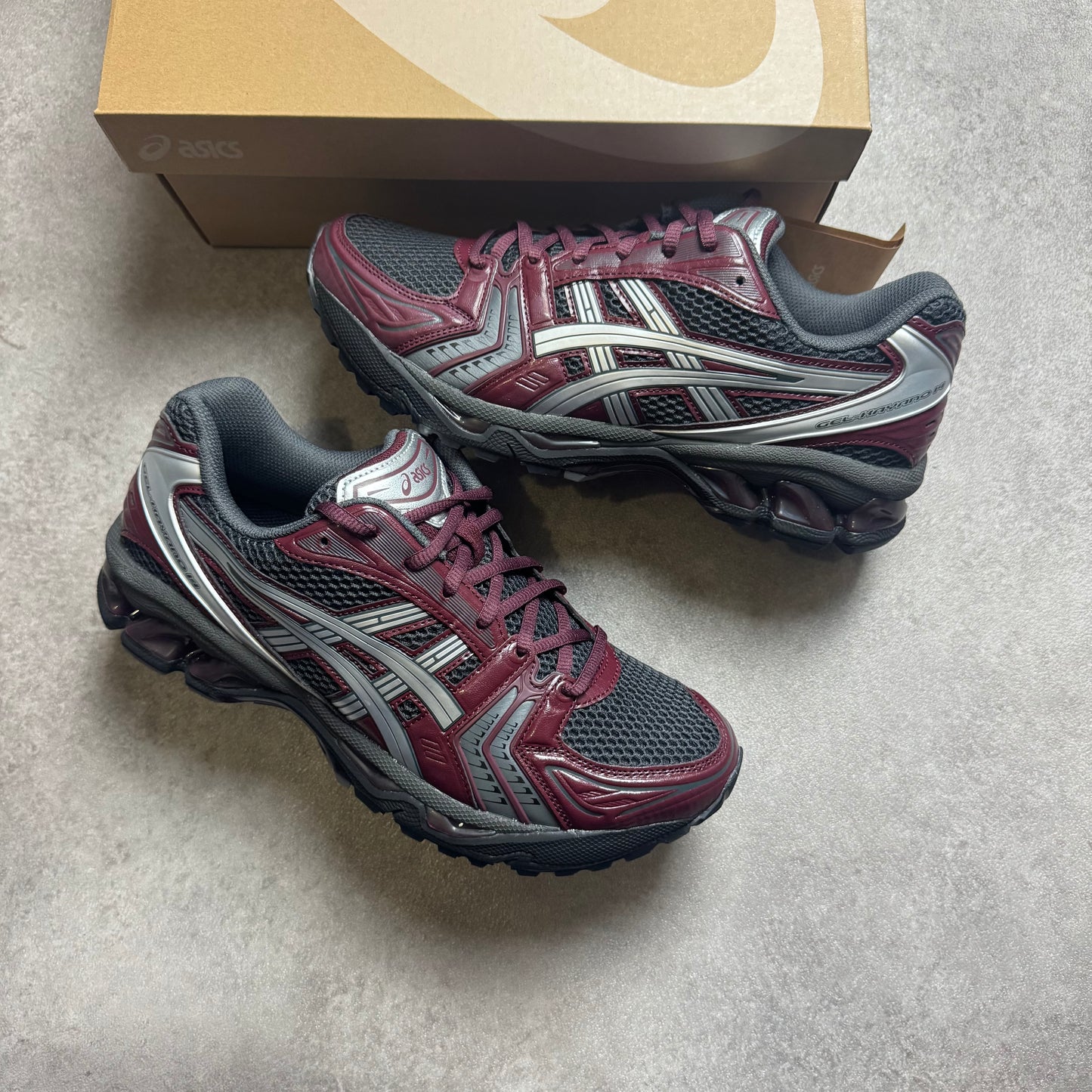 ASICS GEL KAYANO 14 - OBSIDIAN GREY / MAROON