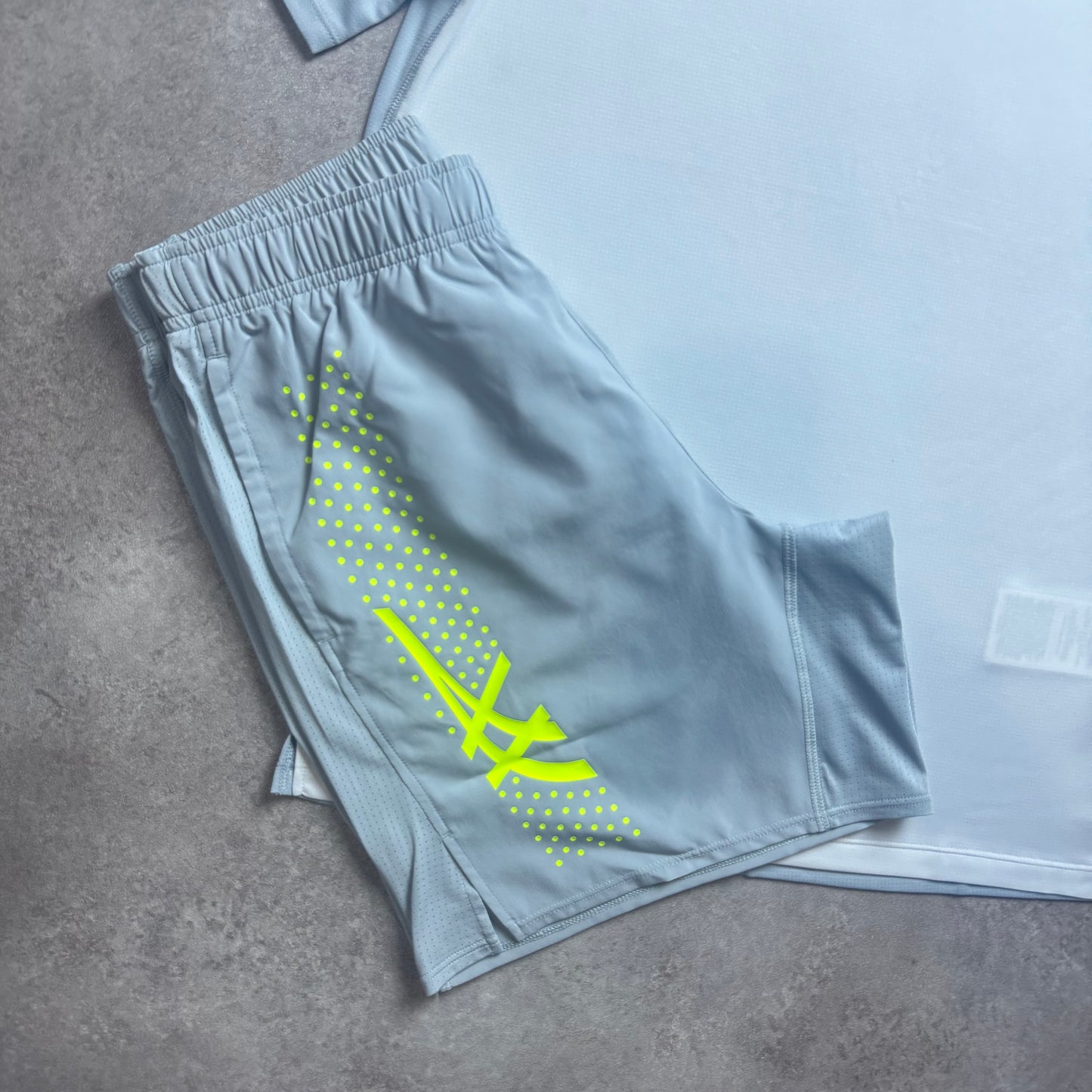 ASICS CORE SHORT SET - WHITE / YELLOW