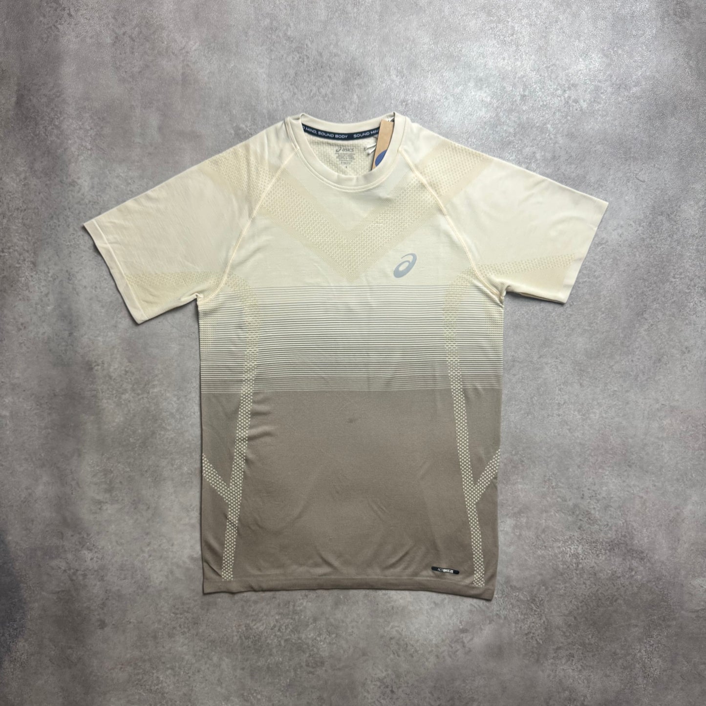 ASICS SEAMLESS T SHIRT - BEIGE