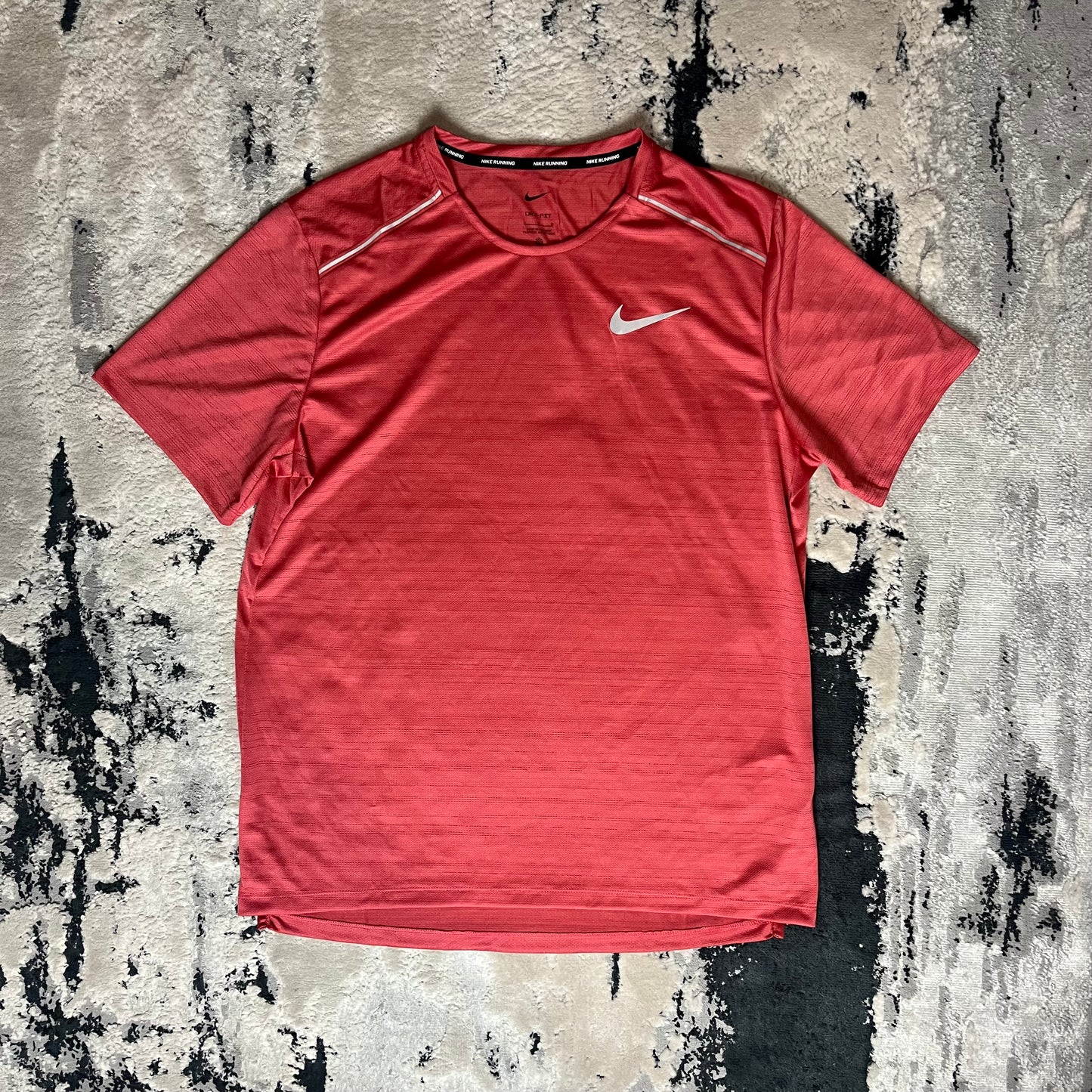 NIKE MILER 1.0 T SHIRT - ADOBE RED
