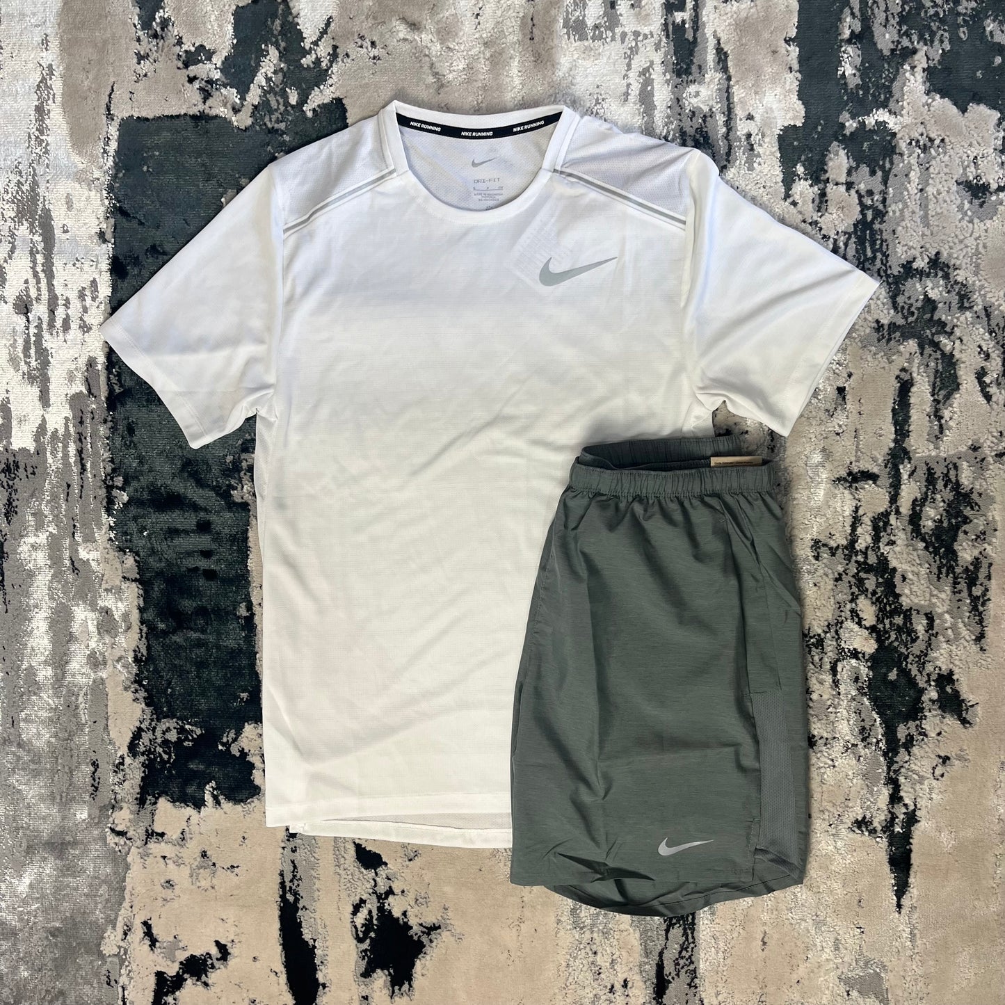 NIKE DRI FIT MILER 1.0 T SHIRT & SHORT SET - WHITE / GREY