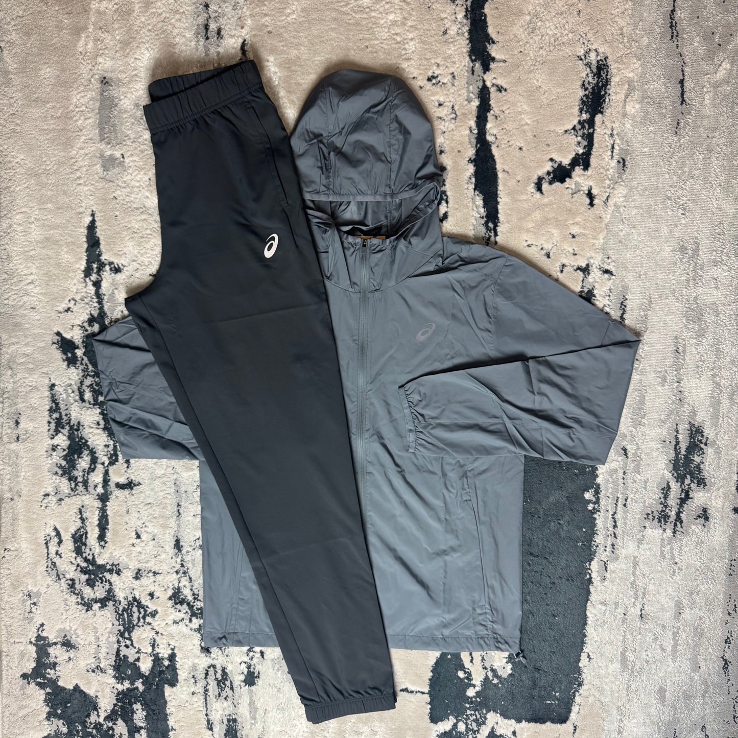 ASICS CORE TRACKSUIT - GREY