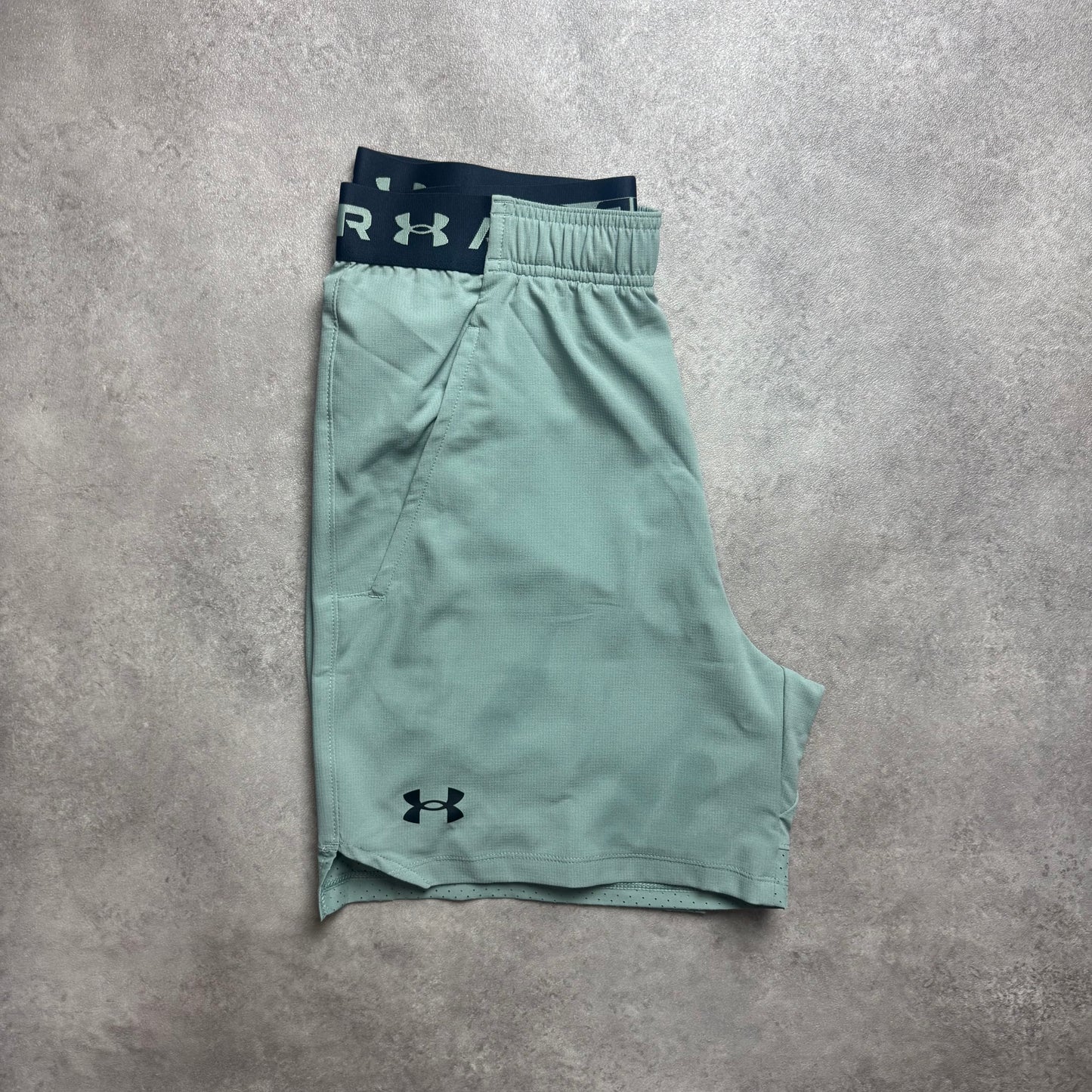 UNDER ARMOUR VANISH SHORTS - SERPENTINE