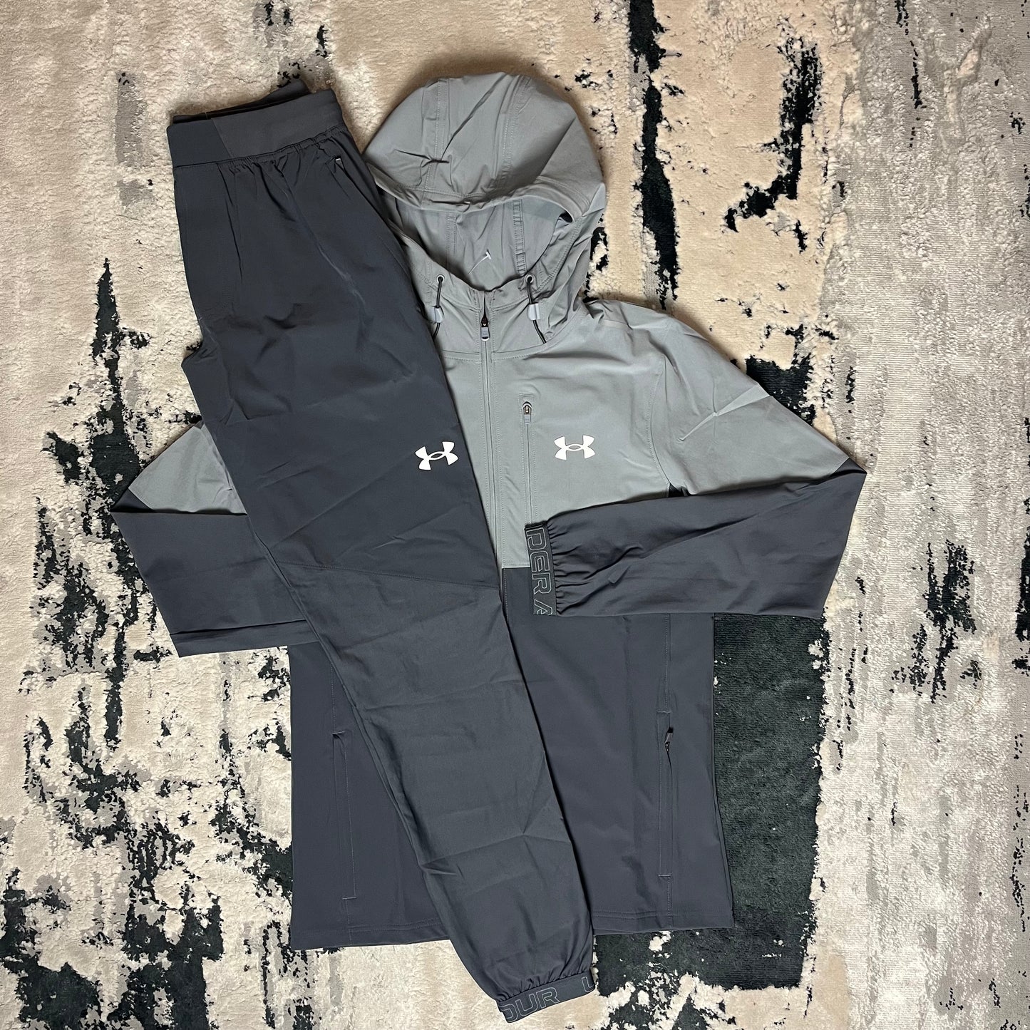UNDER ARMOUR VANISH FULL ZIP HOODED TRACKSUIT - GREY