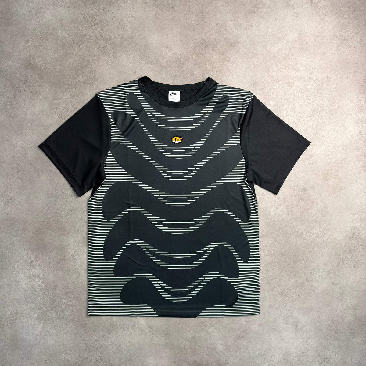 NIKE TN+ T SHIRT - BLACK