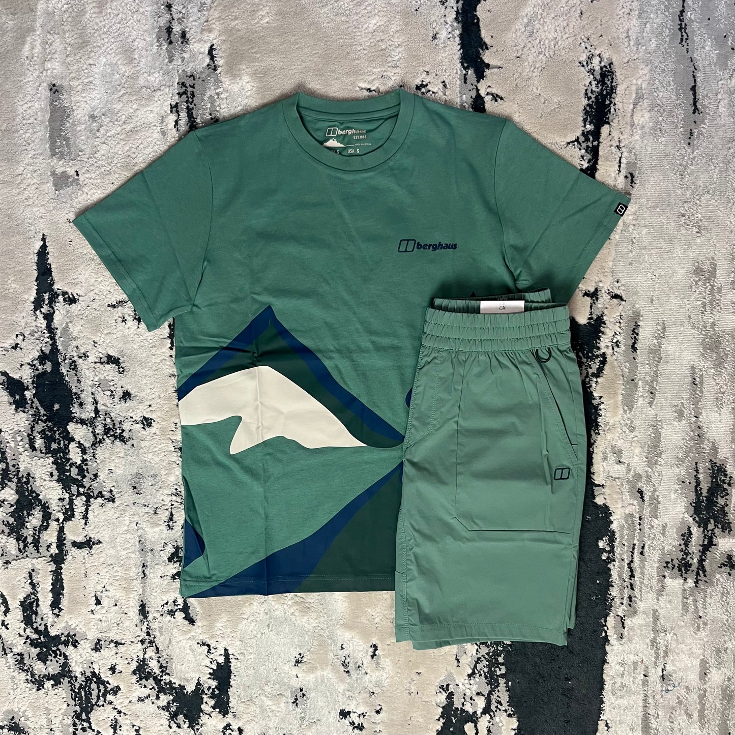BERGHAUS PEAK SET - MINT