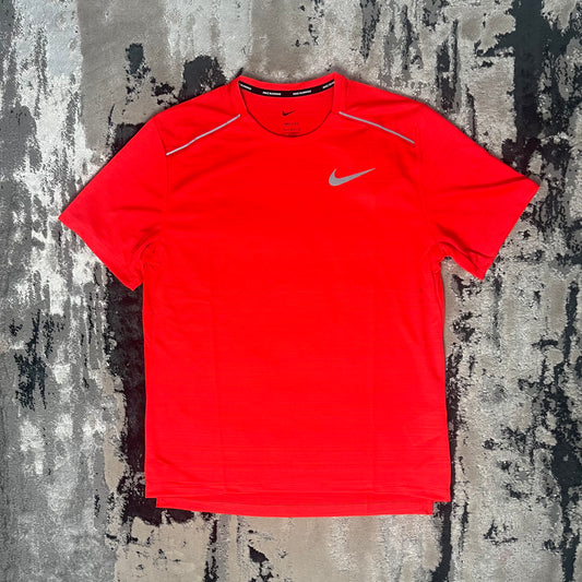 NIKE MILER 1.0 T SHIRT - BRIGHT CRIMSON