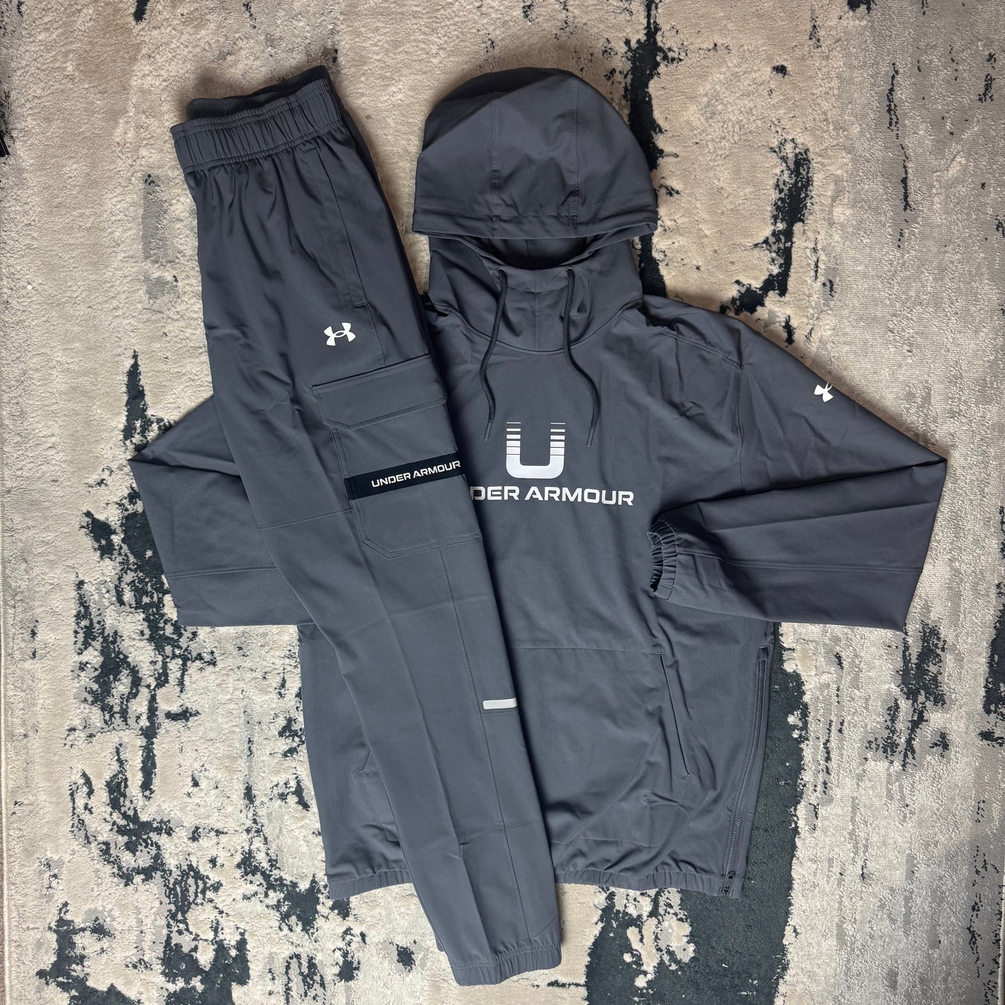 UNDER ARMOUR VANISH STORM HOODED TRACKSUIT - GREY