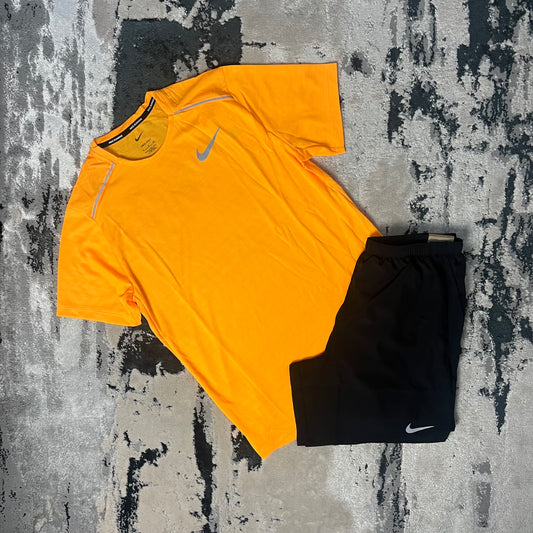 MENS NIKE DRI FIT MILER 1.0 T SHIRT & SHORT SET - ORANGE