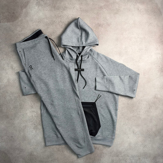 ON RUNNING TECH TRACKSUIT - GREY