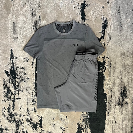 UNDER ARMOUR SEAMLESS T SHIRT & SHORT SET - GREY