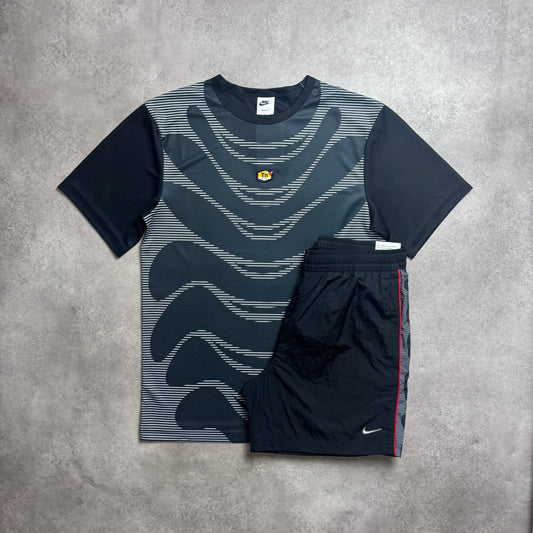 NIKE TN+ SPORTSWEAR SET - BLACK / RED