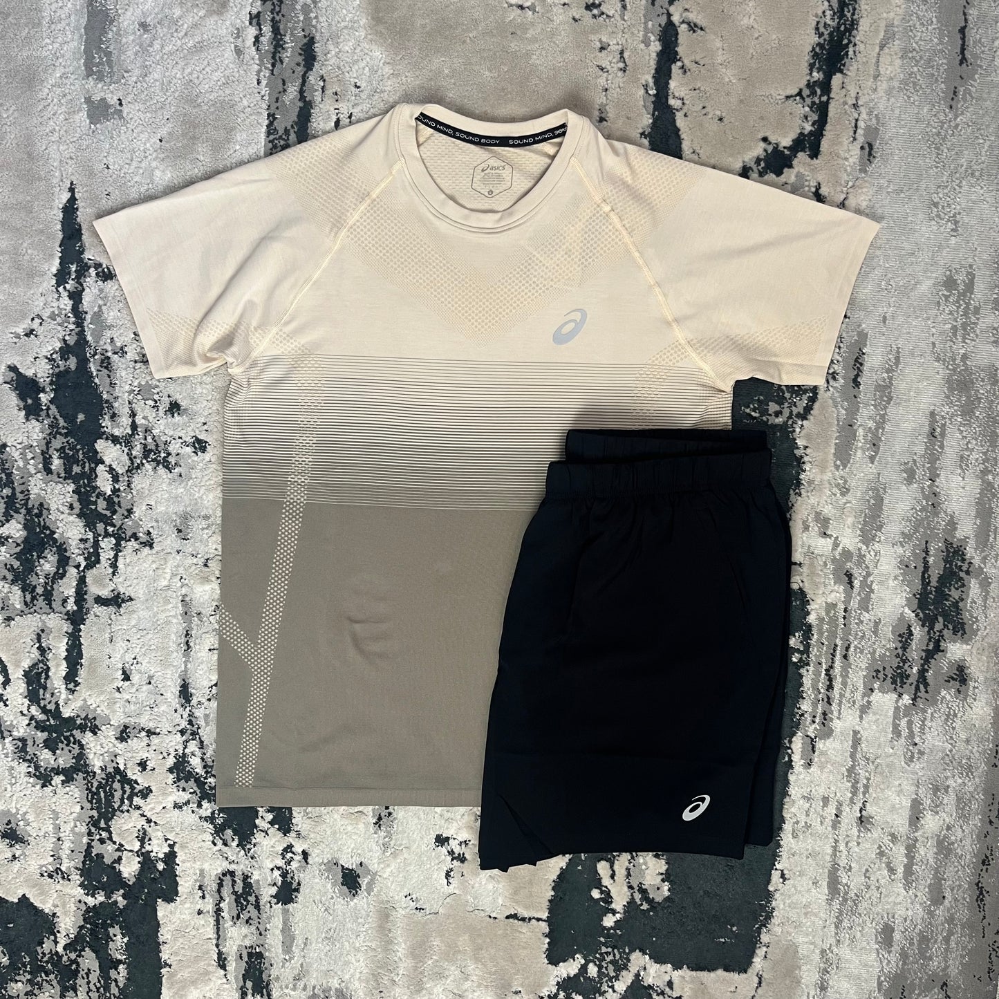 ASICS SEAMLESS TEE SHORT SET SET - SANDY BEIGE